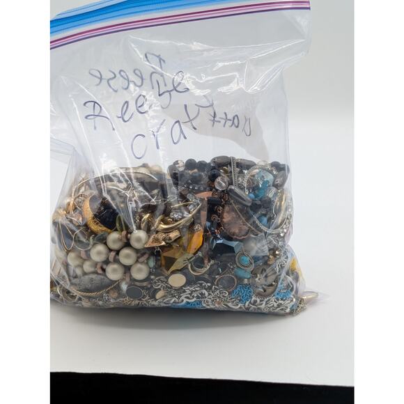 ‘Reese’ Repurpose/Craft/Possible Wearable Over 4 Pounds Mystery Jewelry Bag - Picture 3 of 8